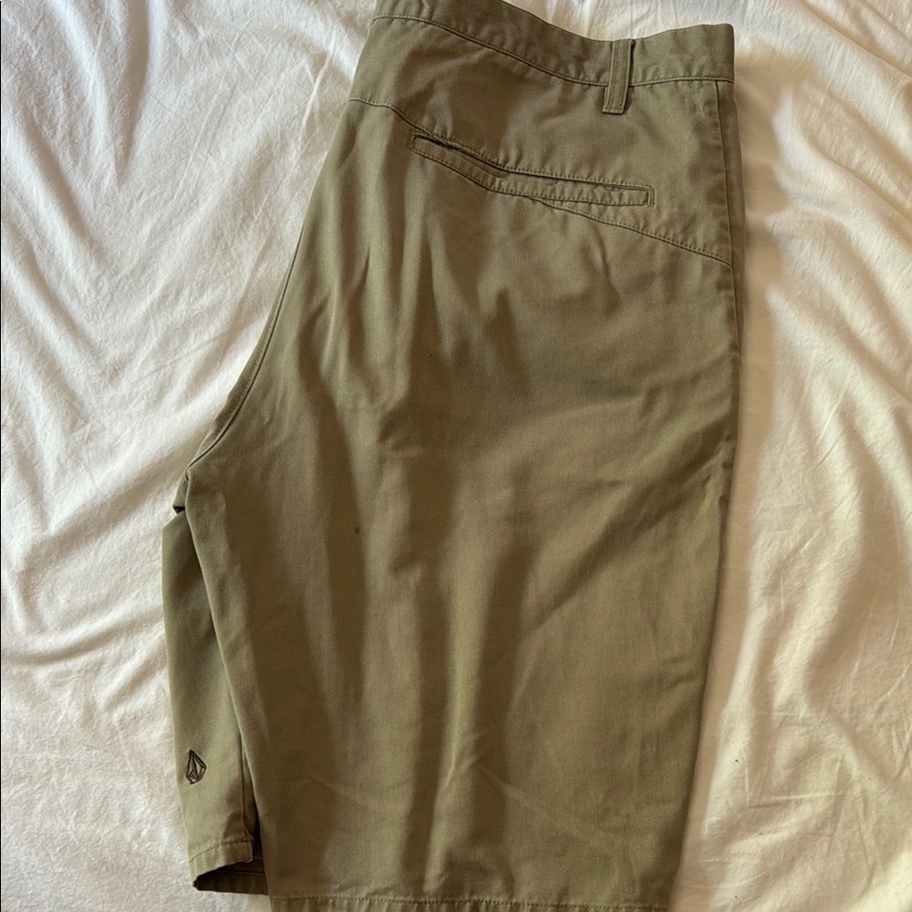 Volcom Men's Tan Flat Front Shorts